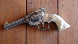 4-PS-Bronco-44-Sheriff-Model-cap-gun